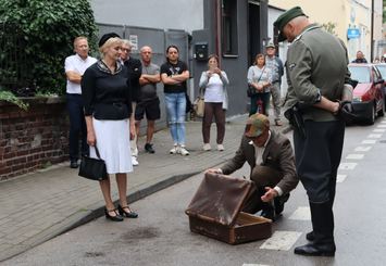 Inscenizacja historyczna i koncert patriotyczny podsumowały wieluńskie uroczystości związane z 80. rocznicą wybuchu Powstania Warszawskiego